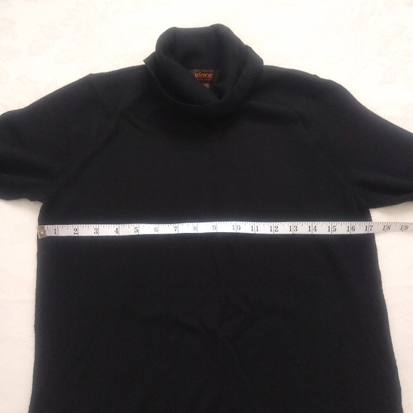 Black turtleneck fine soft wool sweater - Picture 5 of 8